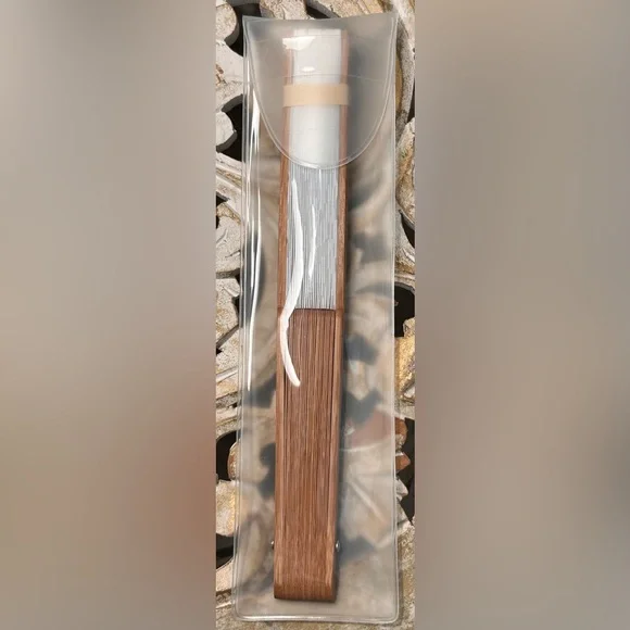 Fondation Louis Vuitton Polka Dot Hand Fan - White & Tan, Rare - Picture 4 of 8